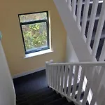 Bardywell Penthouse - 2 Bedrooms - Sleeps 4 شقة