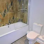 شقة Bardywell Penthouse - 2 Bedrooms - Sleeps 4 وايتهيفين