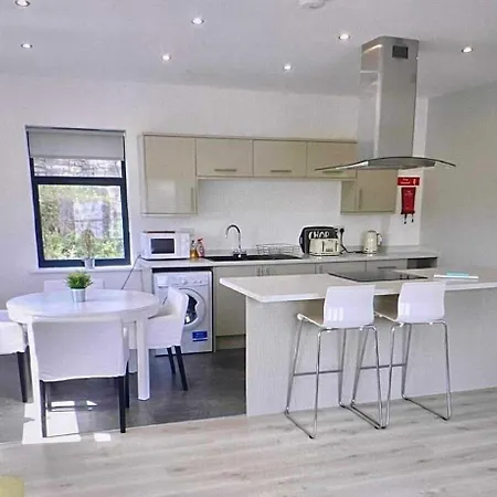 Bardywell Penthouse - 2 Bedrooms - Sleeps 4 Apartman